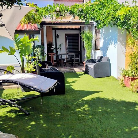 Apartamento La Casa Del Glicine Marrùbiu Exterior foto