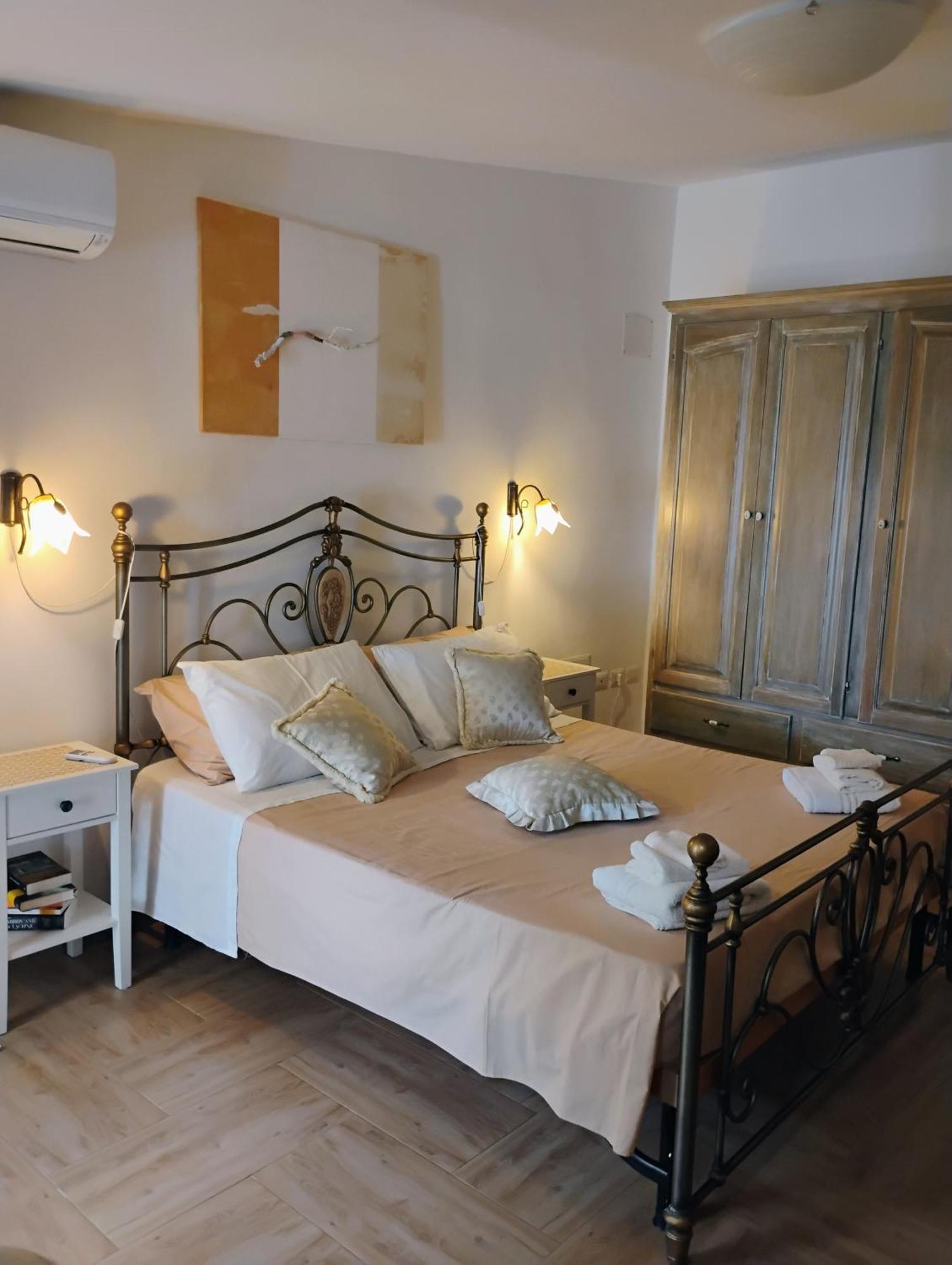 Apartamento La Casa Del Glicine Marrùbiu Exterior foto