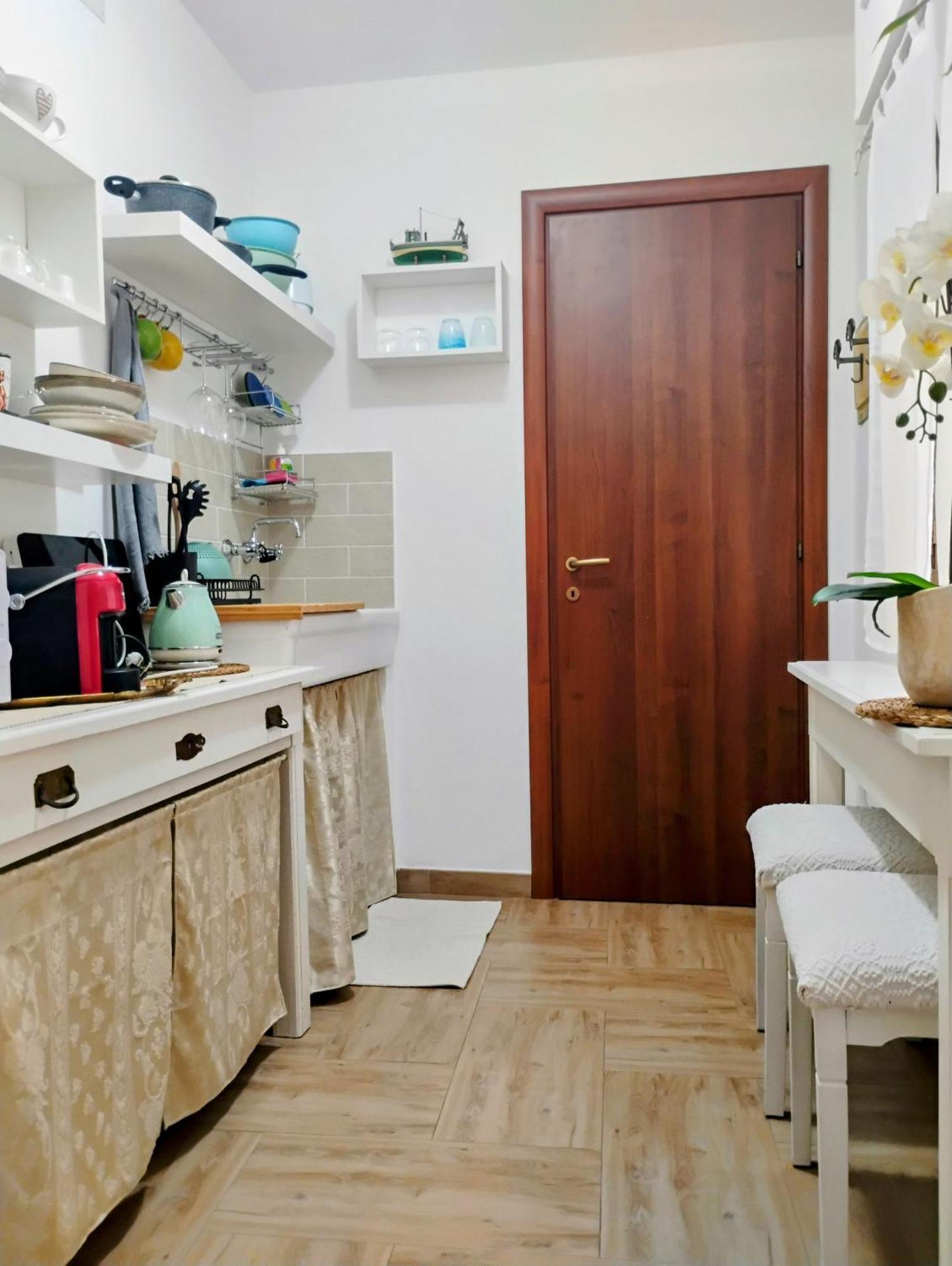 Apartamento La Casa Del Glicine Marrùbiu Exterior foto